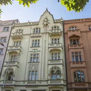 https://jiriho-z-podebrad-apartments.praguehotelsweb.com